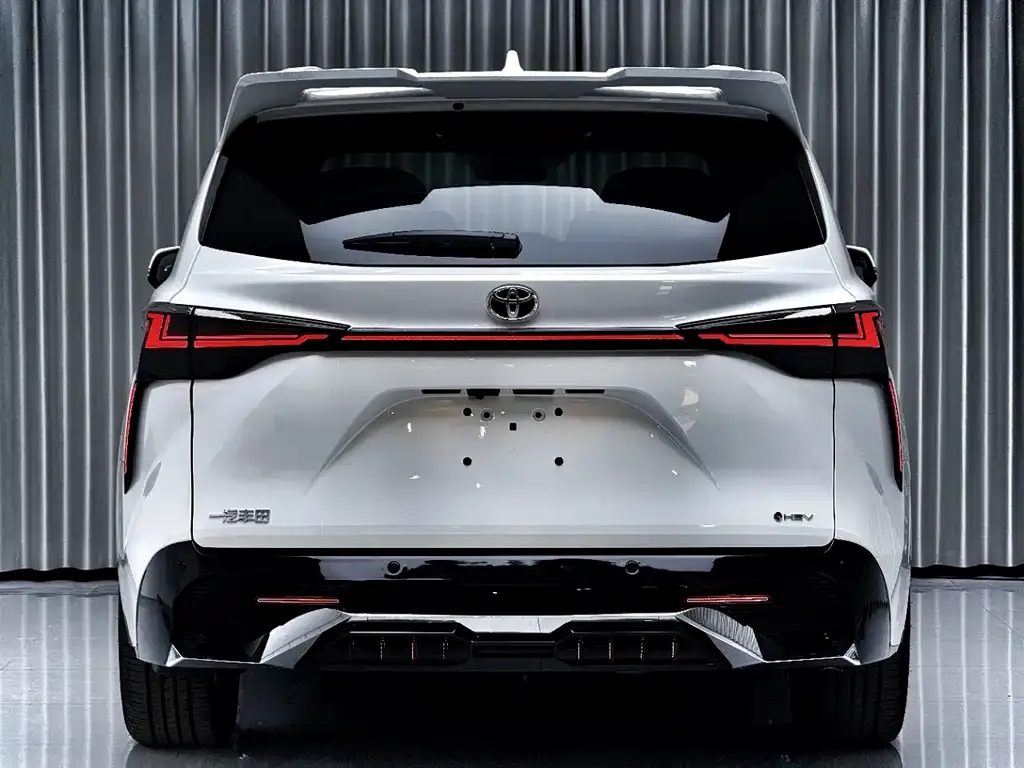 Toyota Granvia — фото 4