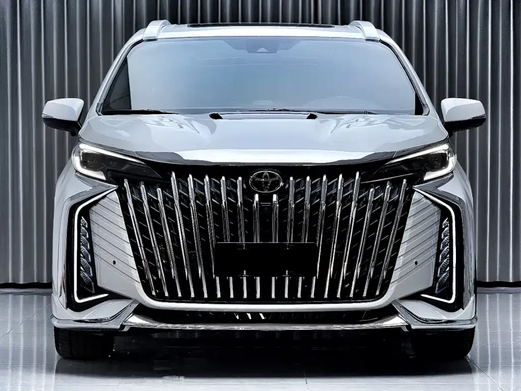 Toyota Granvia — фото 10