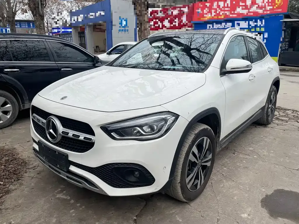 Mercedes-Benz GLA — фото 1