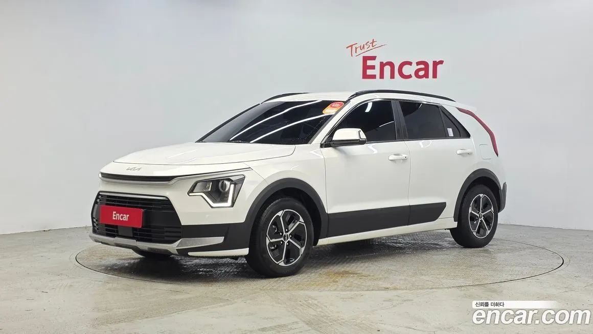 Kia Niro — фото 1