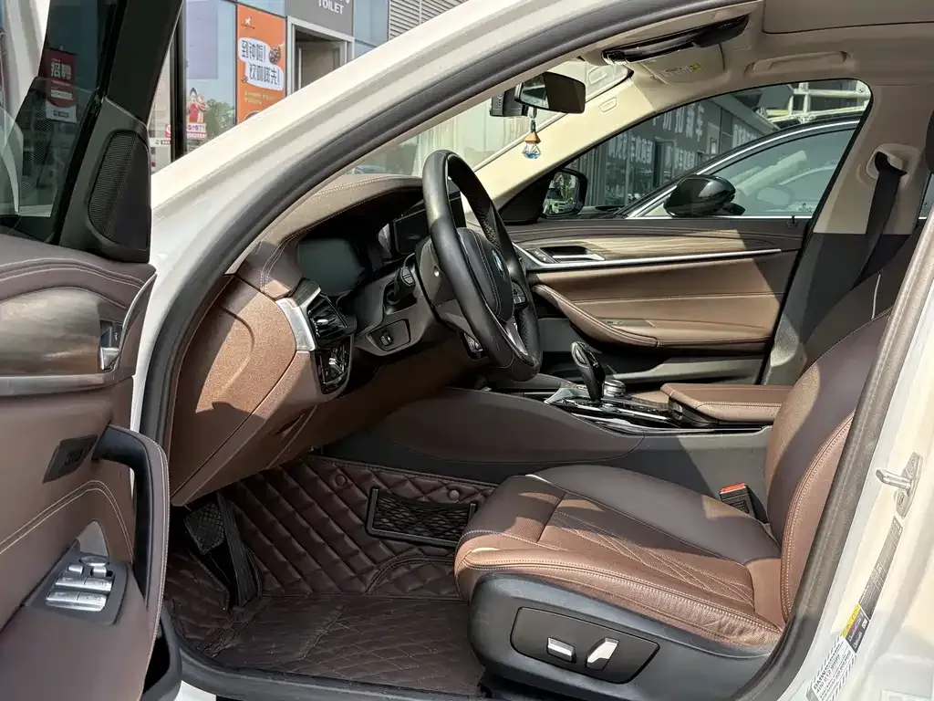 BMW 5 Series New Energy — фото 3