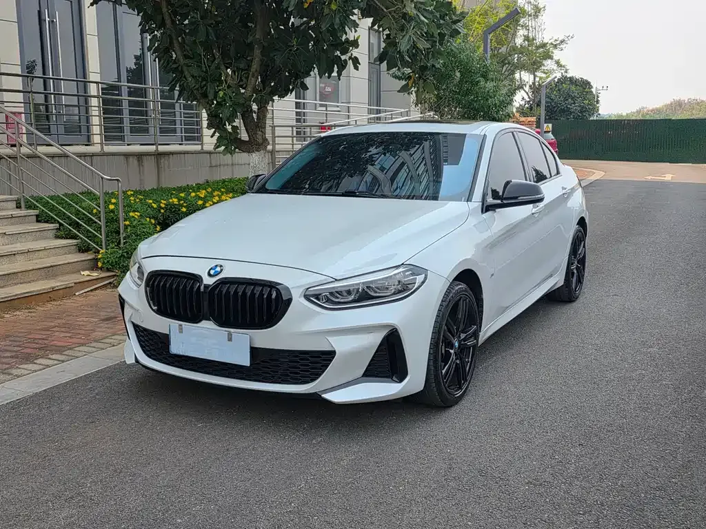 BMW 1 Series — фото 1