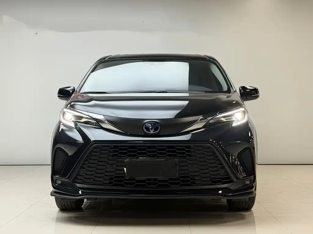 Toyota Granvia — фото 4