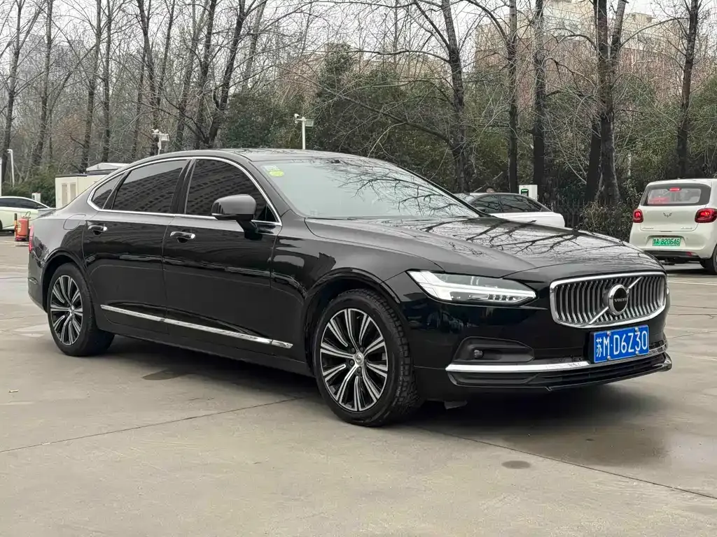 Volvo S90 — фото 1