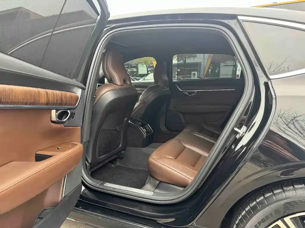 Volvo S90 — фото 7