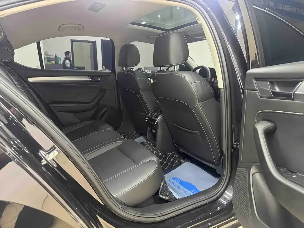 Skoda Superb — фото 3