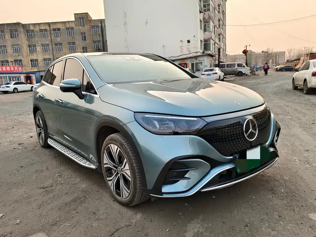 Mercedes-Benz EQE SUV — фото 3
