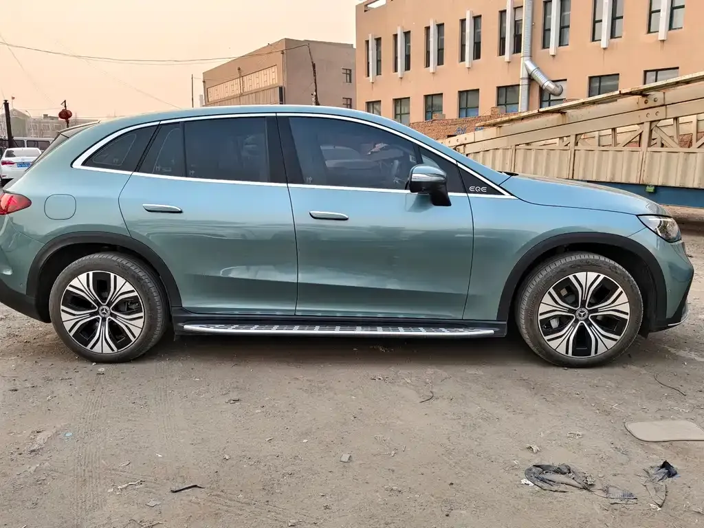 Mercedes-Benz EQE SUV — фото 8