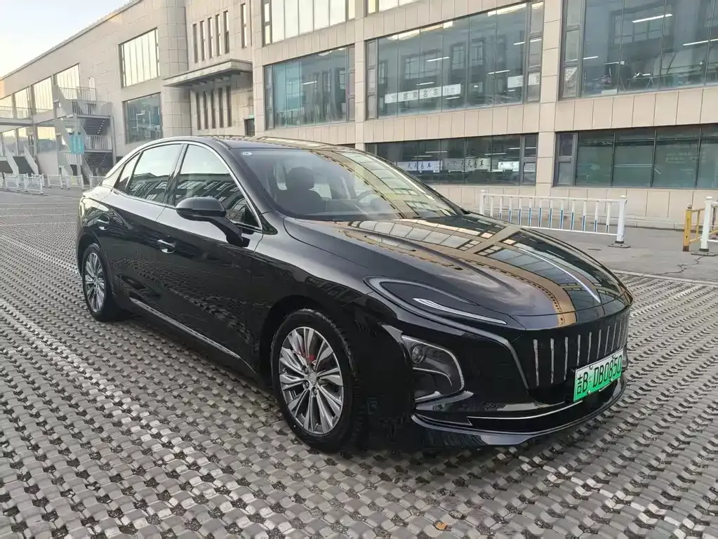 Hongqi E-QM5 — фото 10