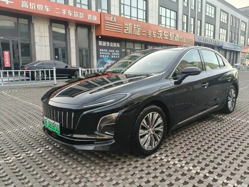 Hongqi E-QM5 — фото 4