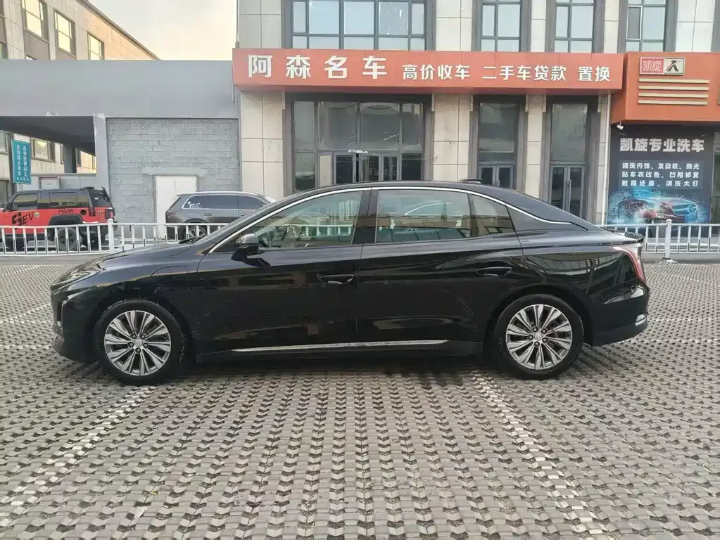 Hongqi E-QM5 — фото 3