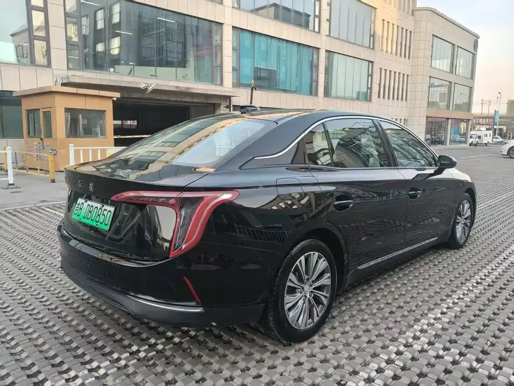 Hongqi E-QM5 — фото 7