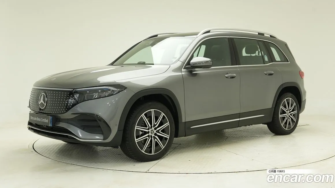 Mercedes-Benz EQB — фото 1