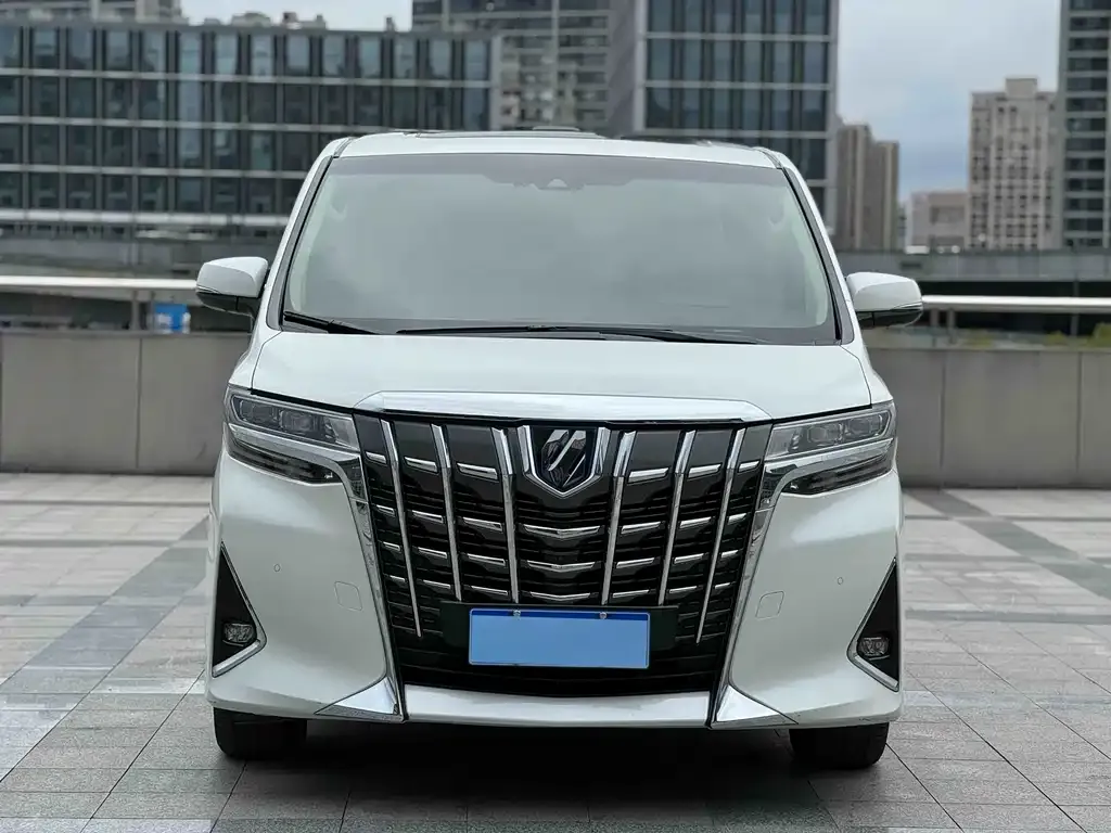 Toyota Alphard — фото 3