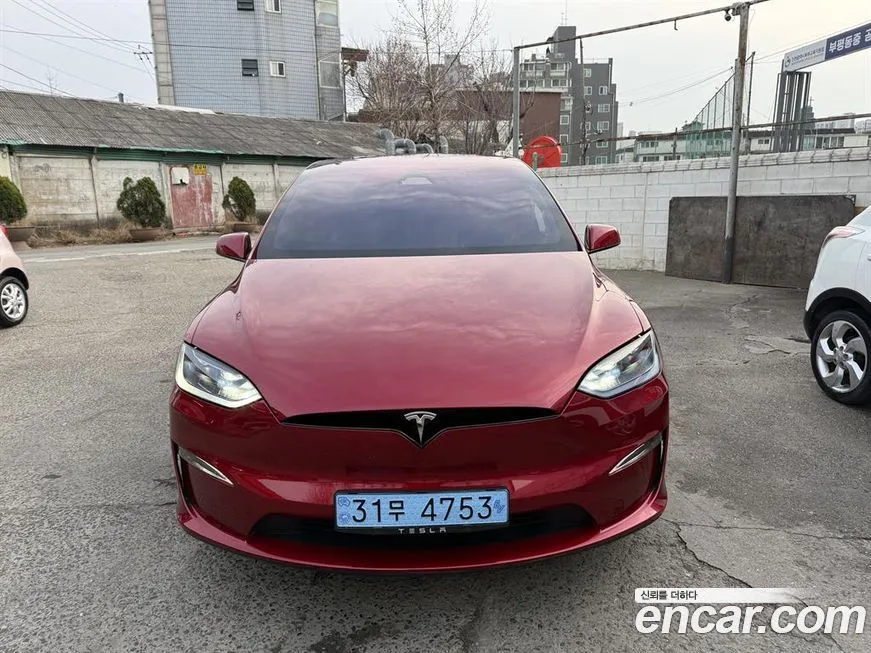 Tesla Model X — фото 1