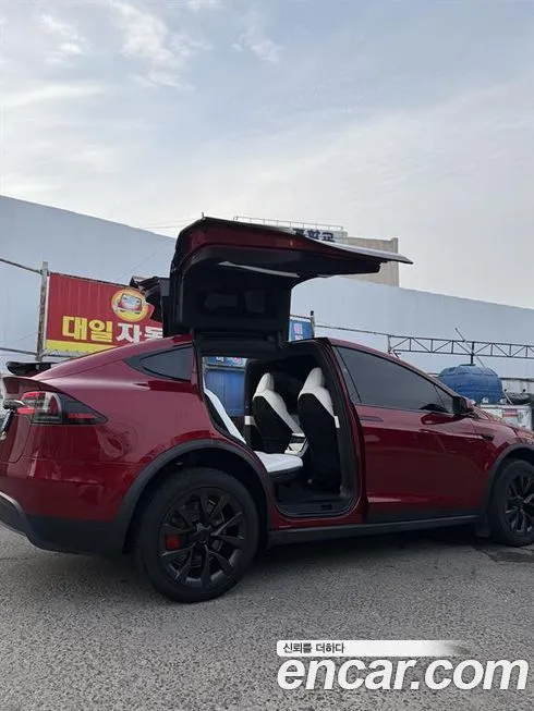 Tesla Model X — фото 2