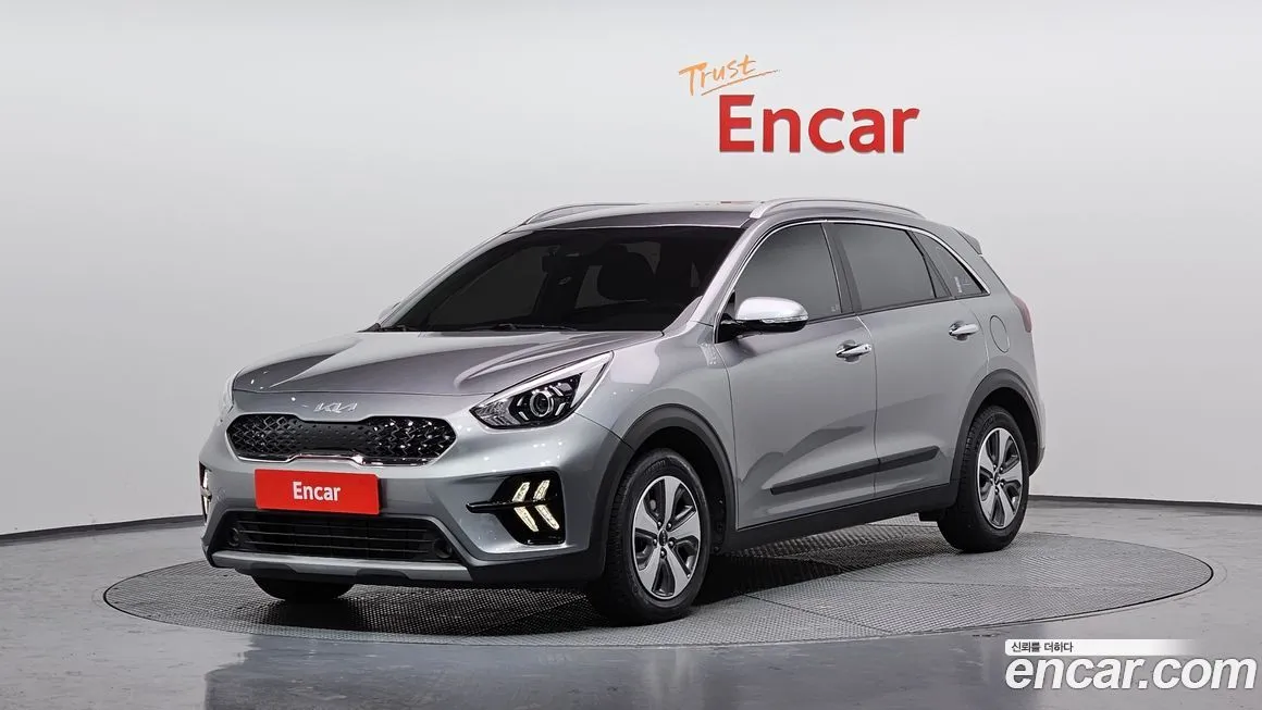 Kia Niro — фото 1