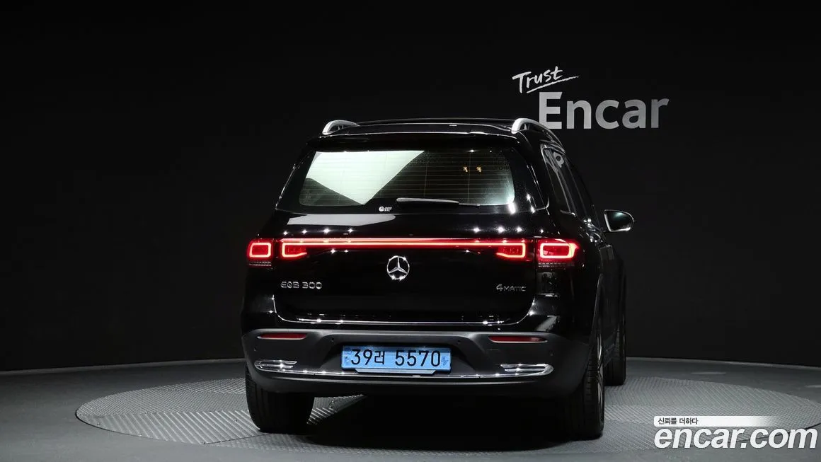 Mercedes-Benz EQB — фото 5