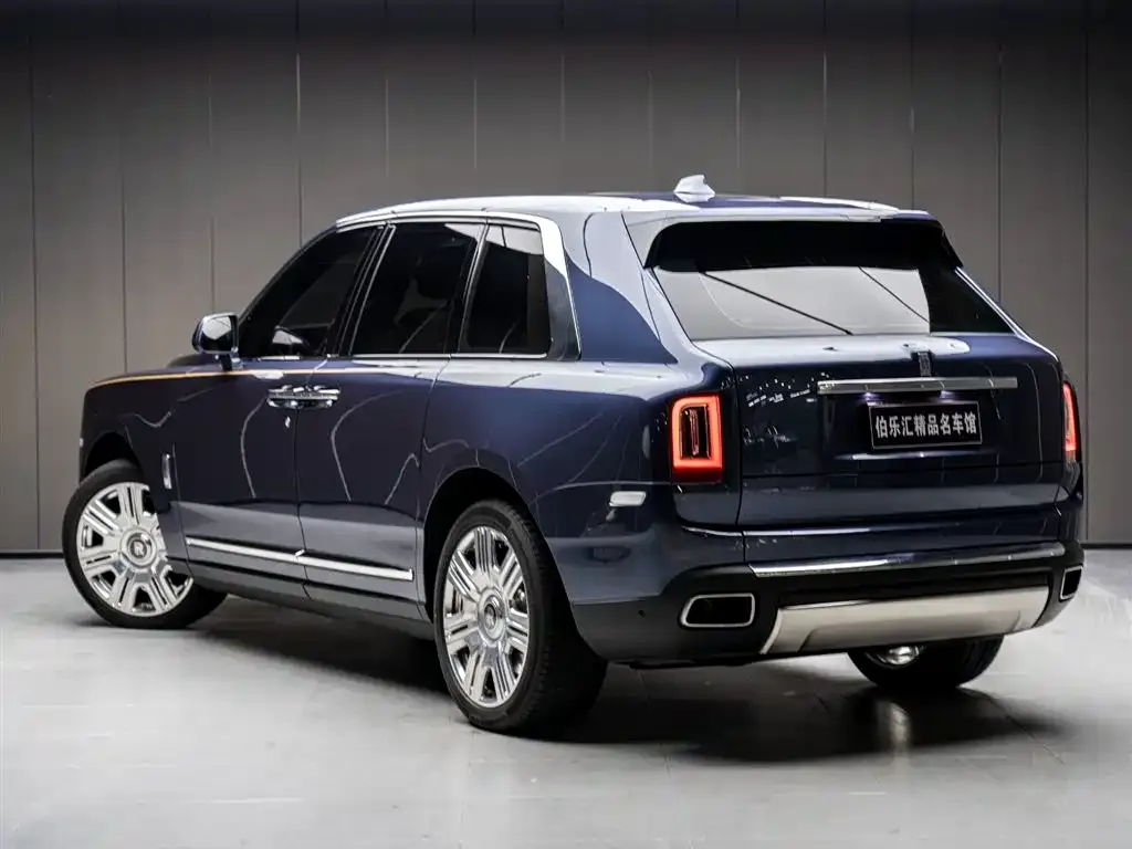 Rolls-Royce Cullinan — фото 8