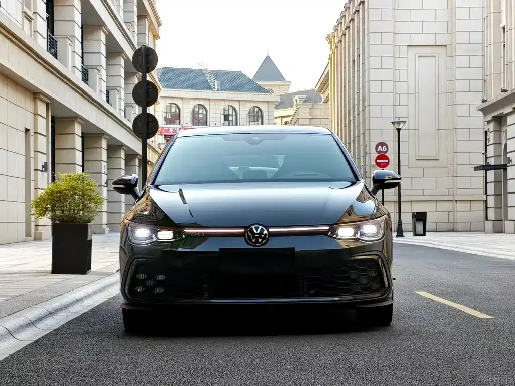 Volkswagen Golf GTI — фото 7