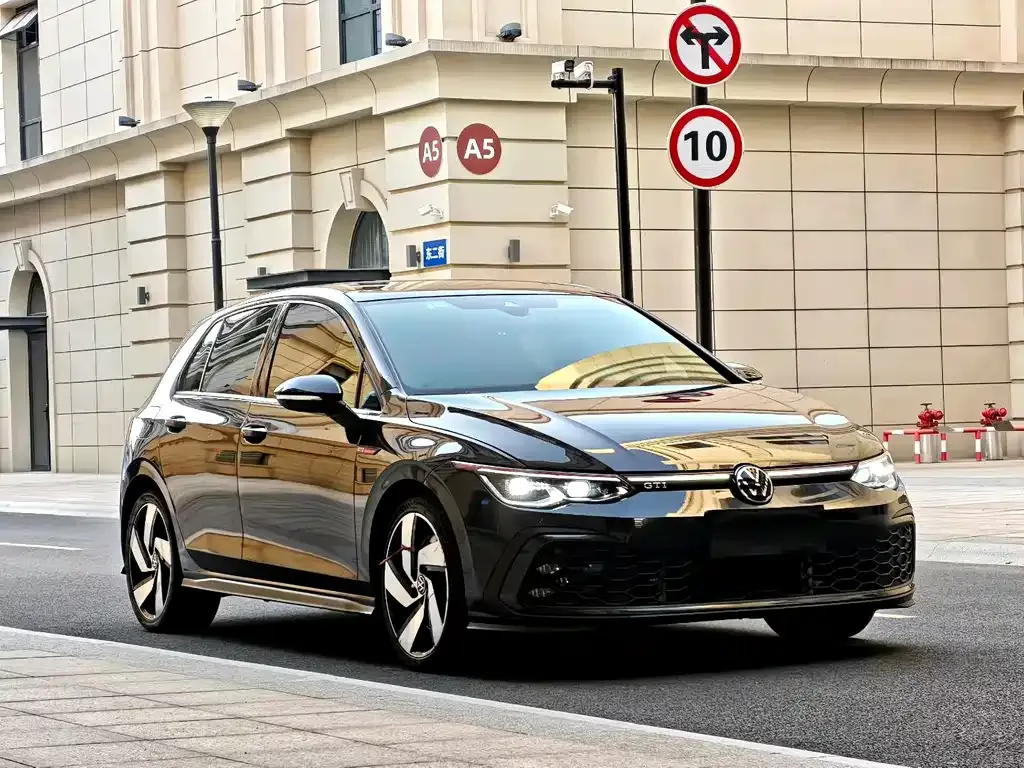 Volkswagen Golf GTI — фото 6