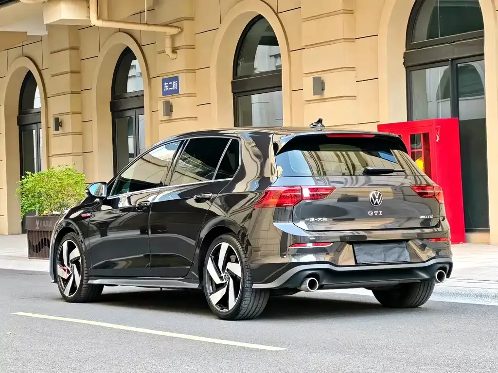 Volkswagen Golf GTI — фото 5