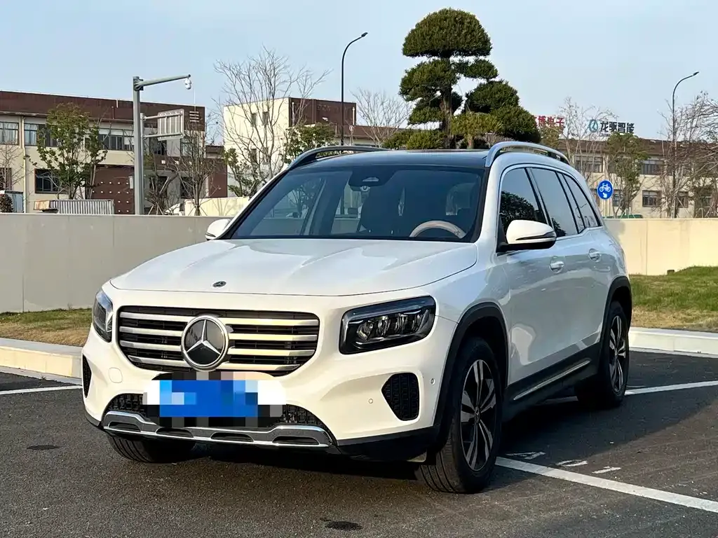 Mercedes-Benz GLB — фото 1