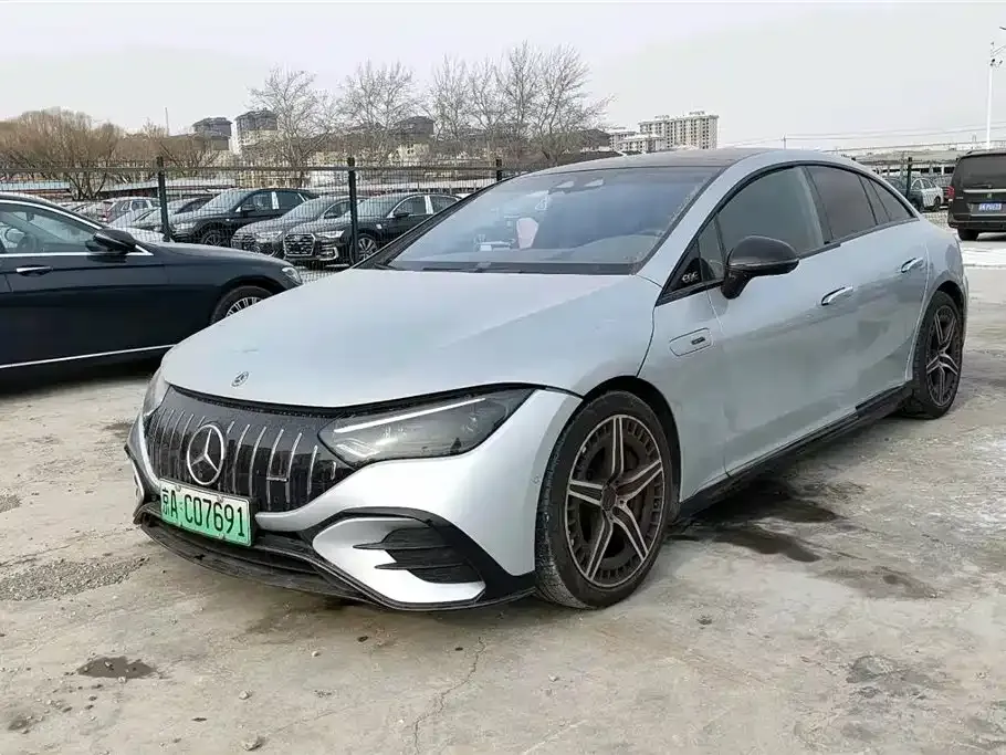 Mercedes-Benz EQE AMG — фото 1