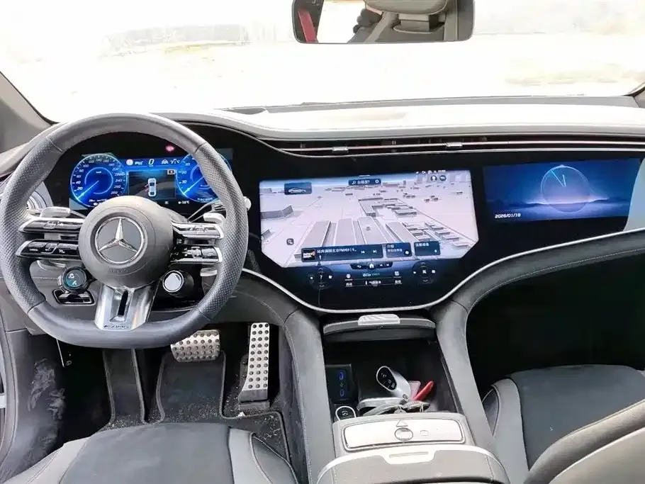 Mercedes-Benz EQE AMG — фото 3