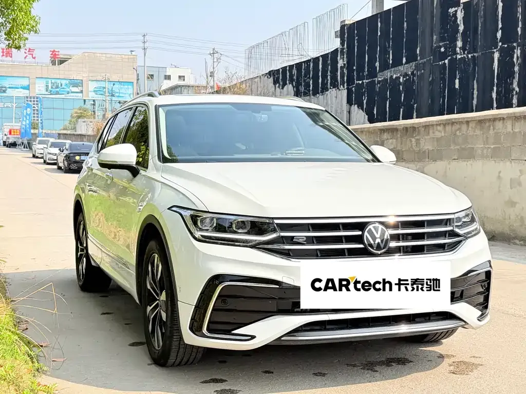 Volkswagen Tiguan L — фото 5