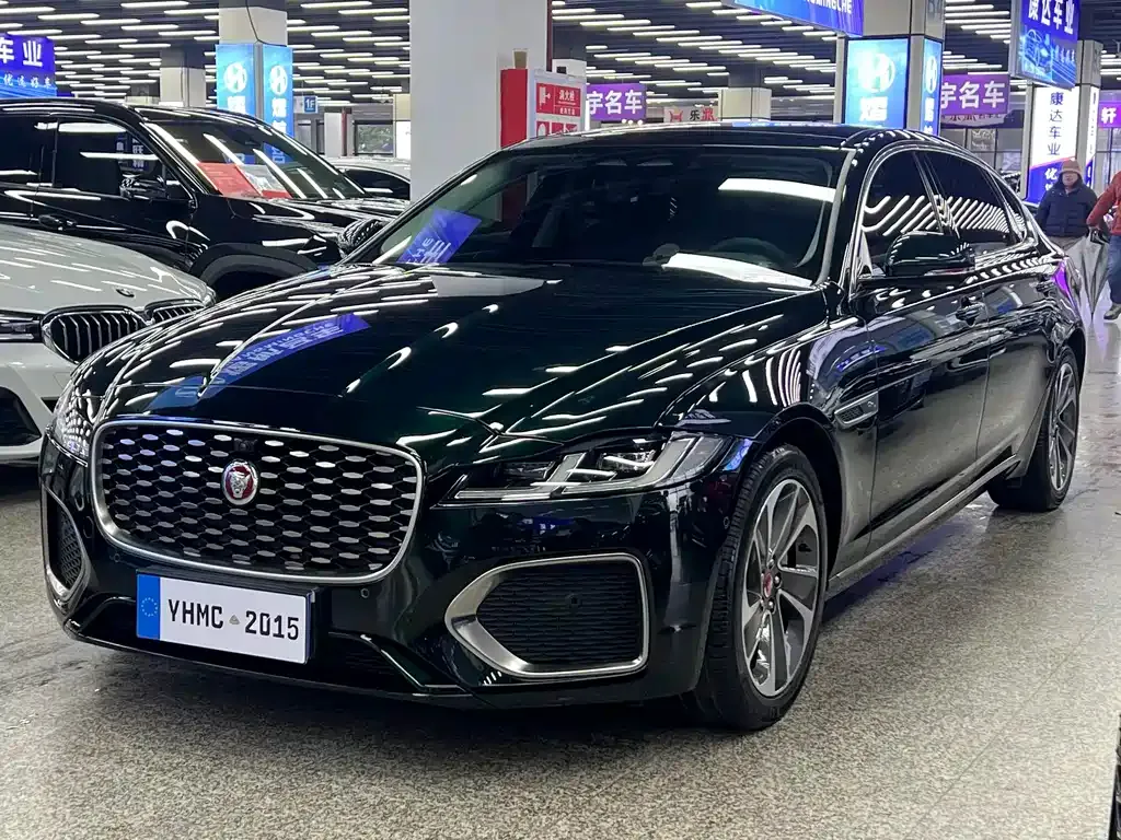 Jaguar XFL — фото 1