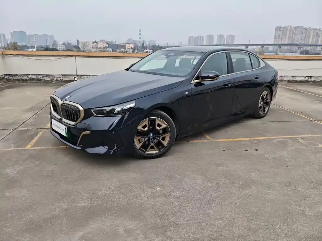 BMW i5 — фото 1