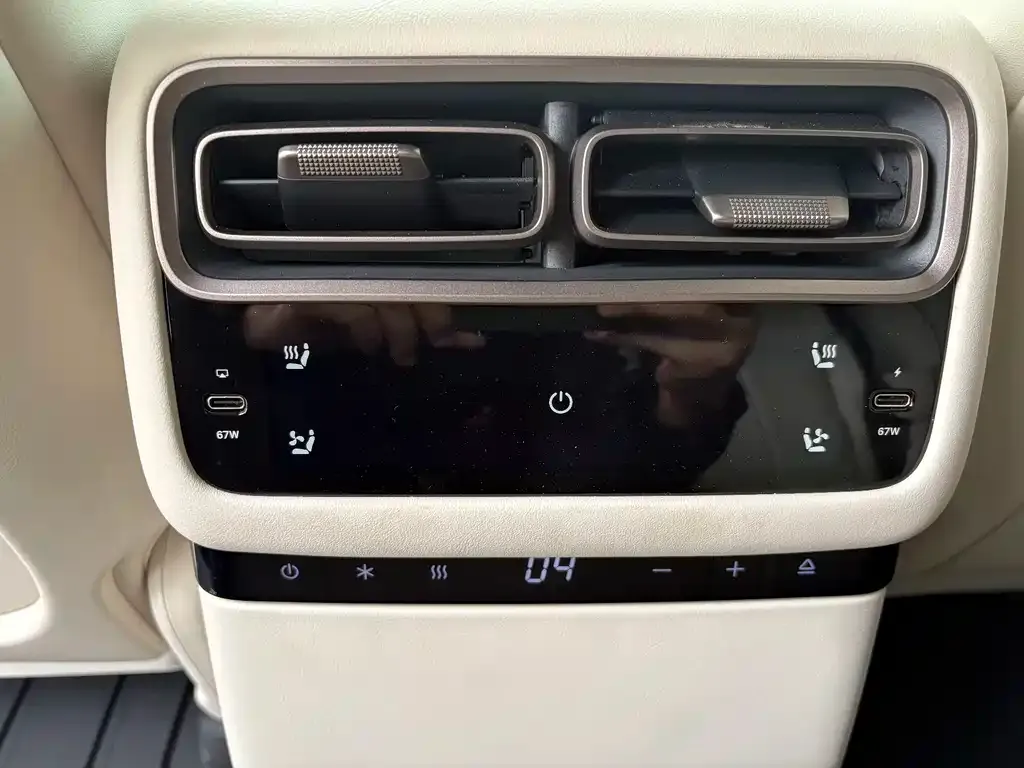 Li Auto i6 — фото 2