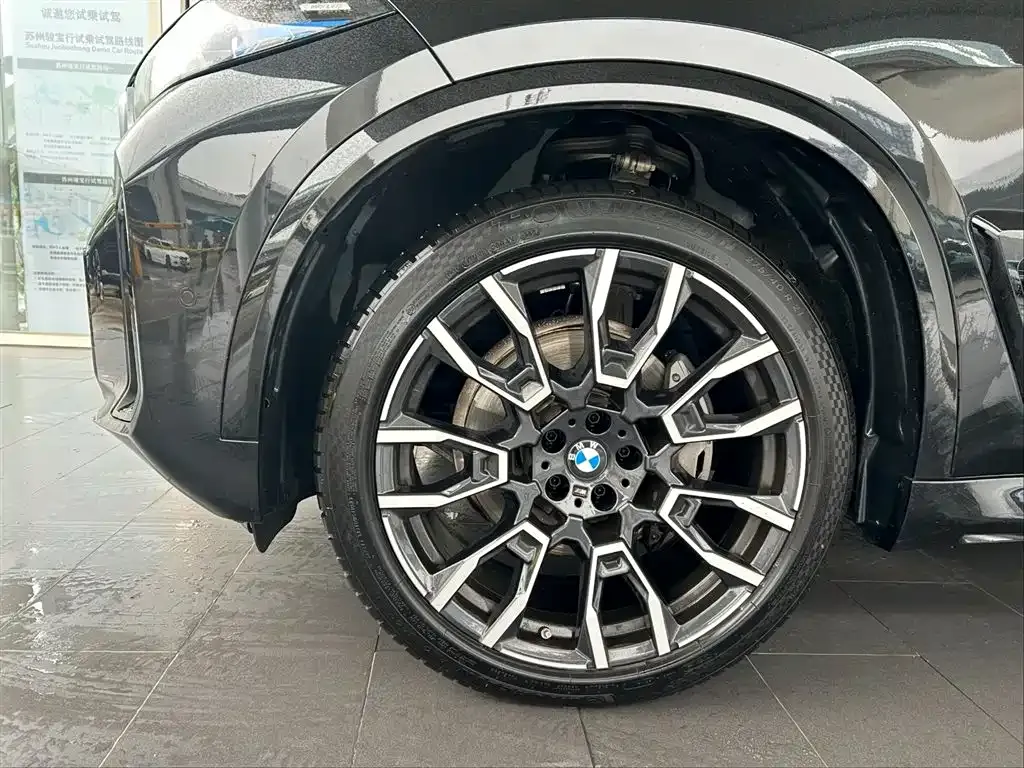 BMW X5 — фото 10
