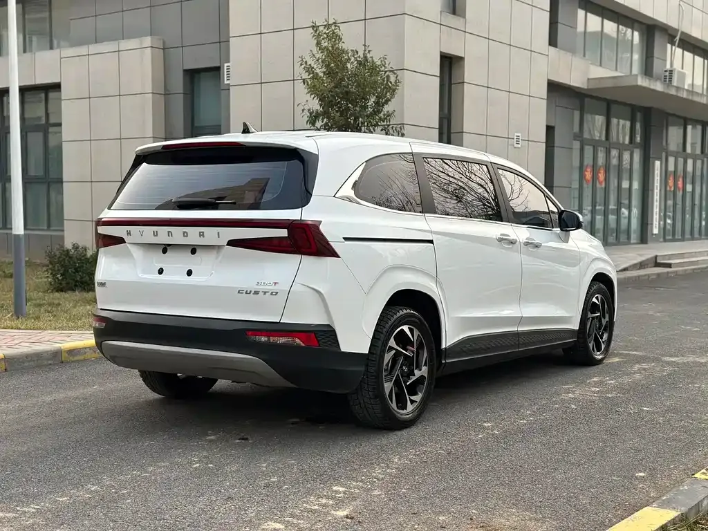 Hyundai Custo — фото 8