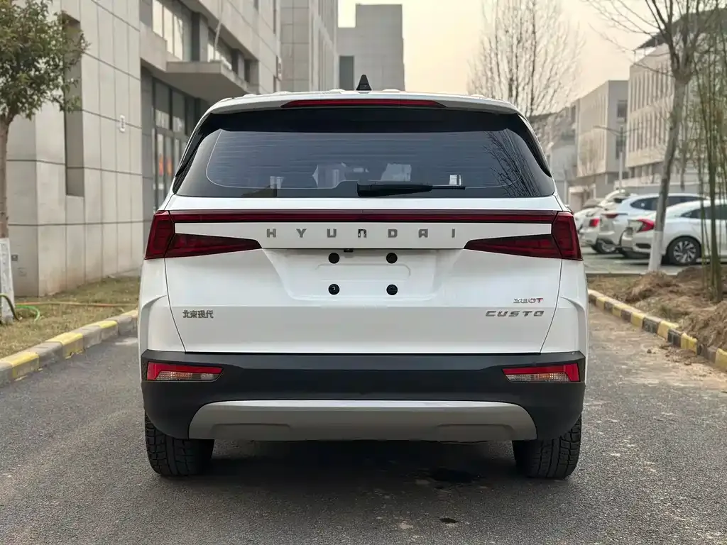 Hyundai Custo — фото 2
