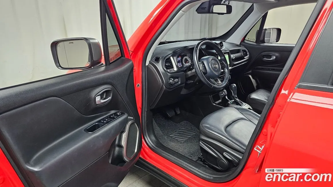 Jeep Renegade — фото 3