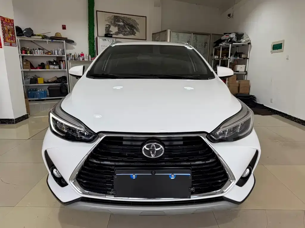 Toyota Yaris L — фото 8