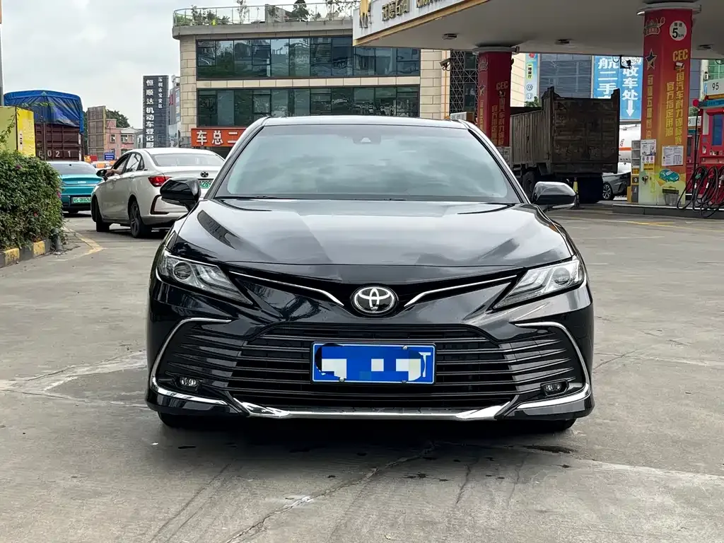 Toyota Camry — фото 9