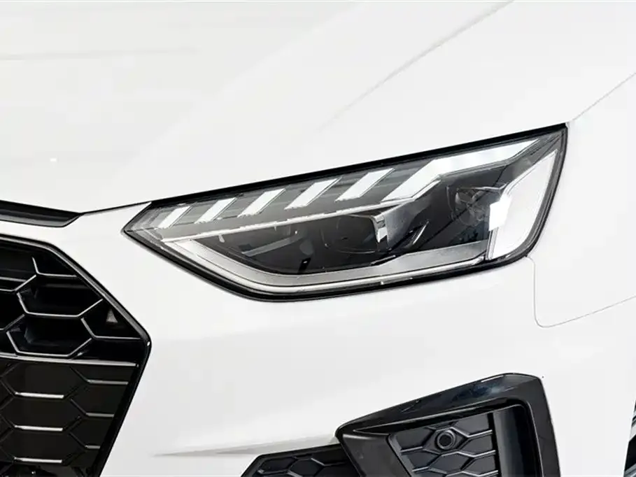 Audi A4L — фото 4