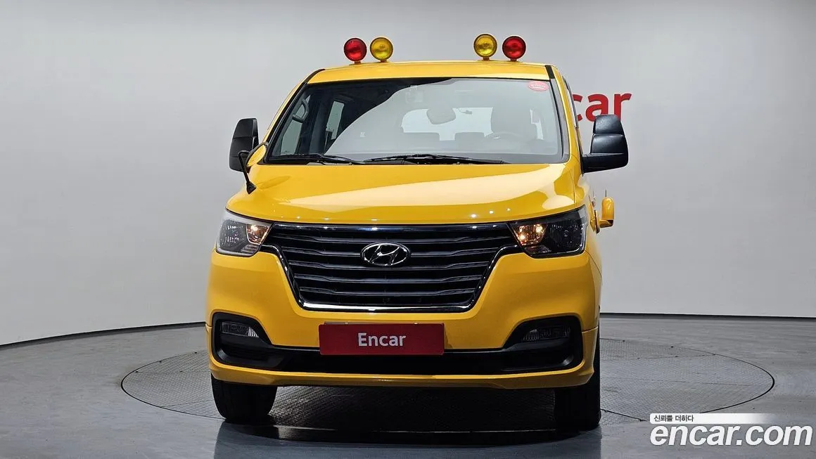 Hyundai Starex — фото 3