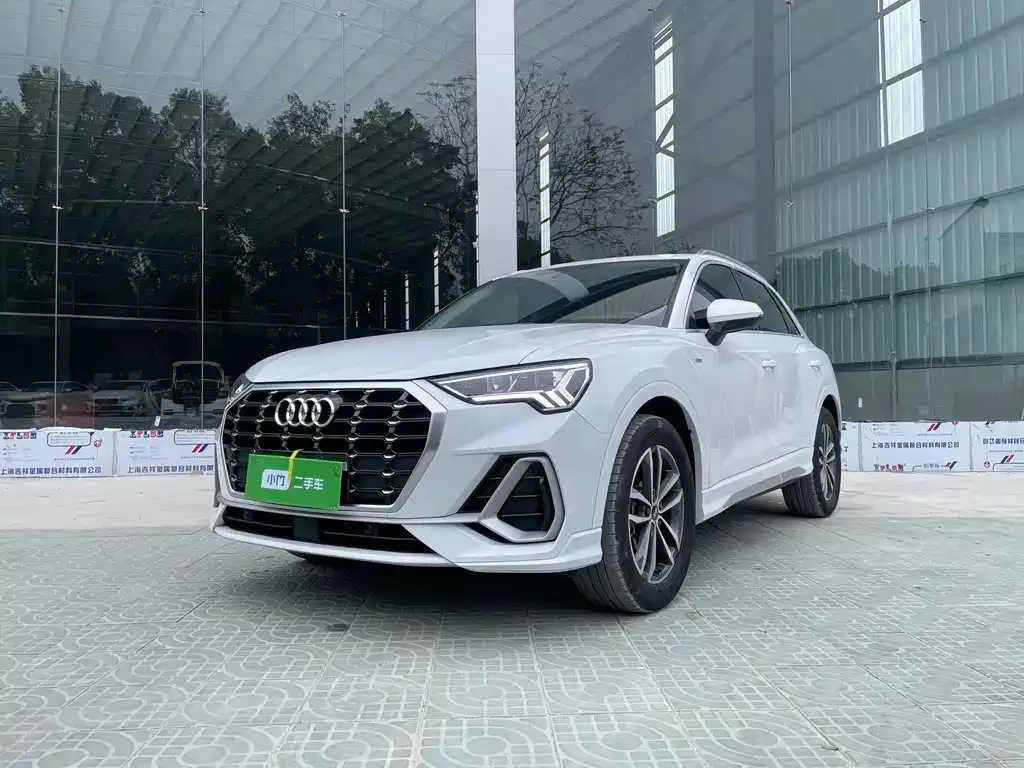 Audi Q3 — фото 1