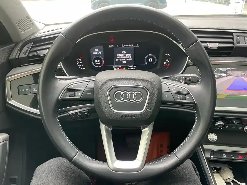 Audi Q3 — фото 5