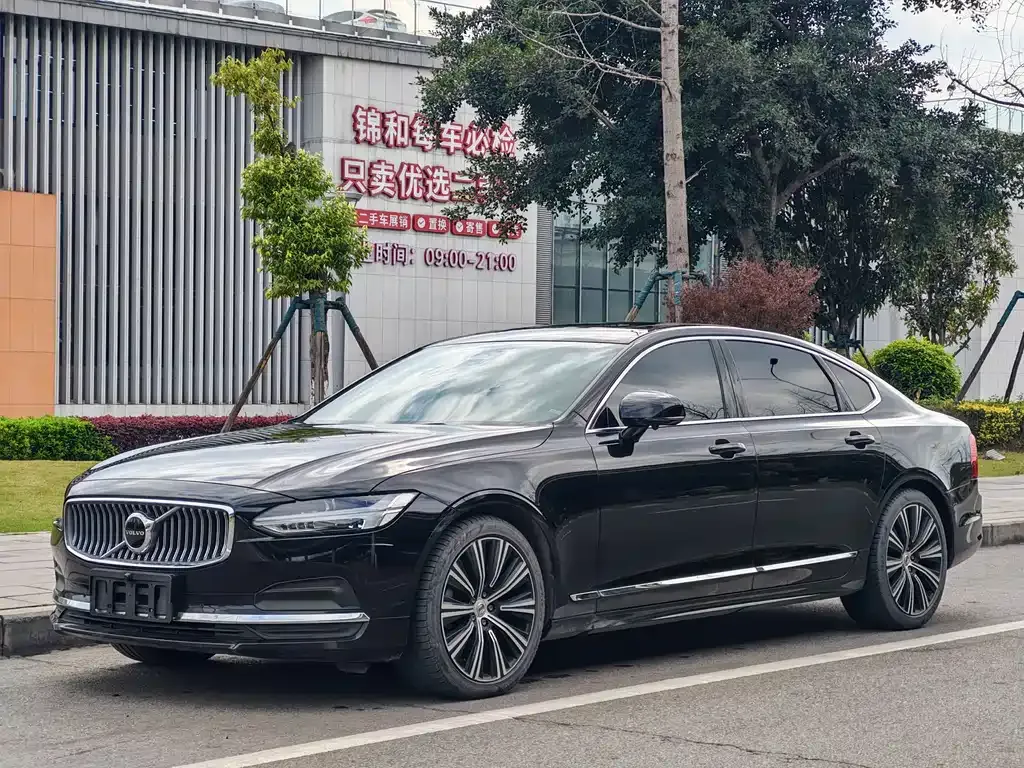 Volvo S90 — фото 1