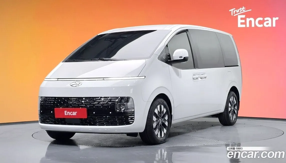 Hyundai Staria — фото 1