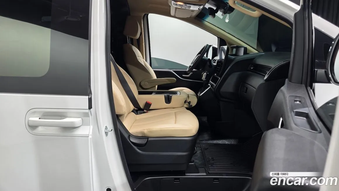 Hyundai Staria — фото 3