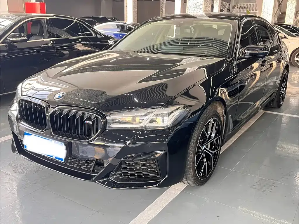 BMW 5 Series — фото 1