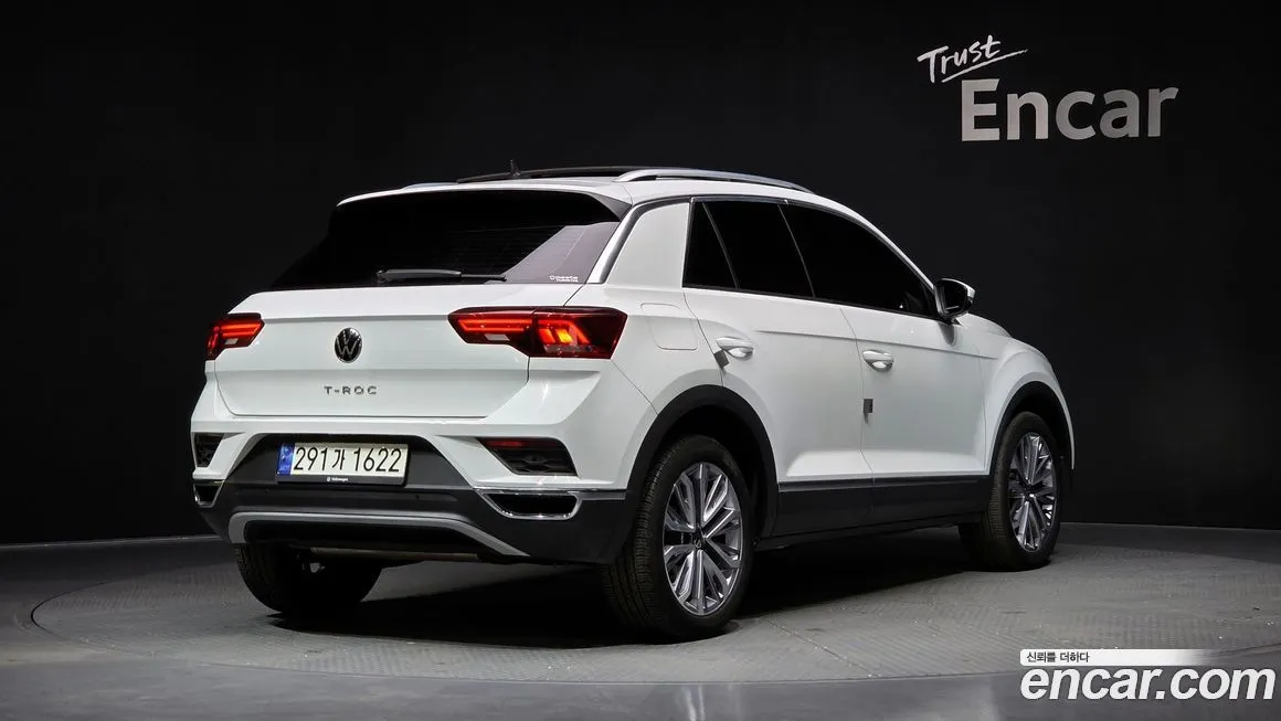 Volkswagen T-Roc — фото 5