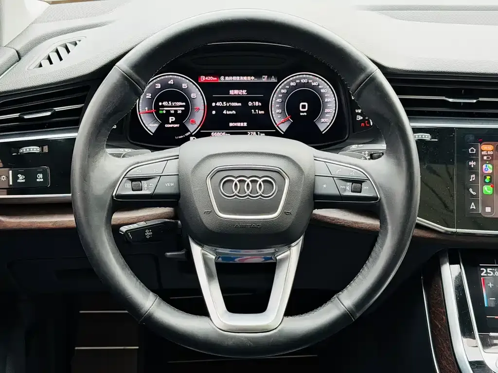 Audi Q7 — фото 9