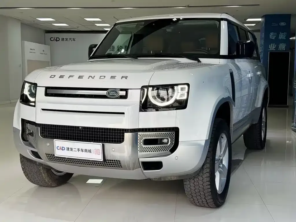 Land Rover Defender — фото 1